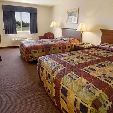 Hotel Baymont By Wyndham Dowagiac Habitación foto