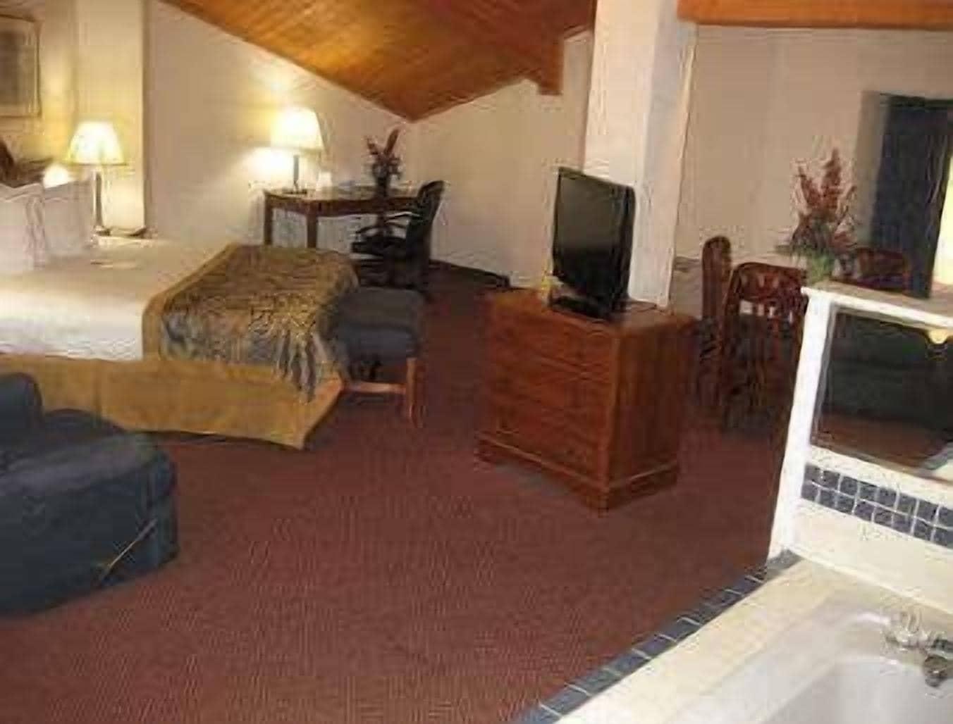 Hotel Baymont By Wyndham Dowagiac Exterior foto