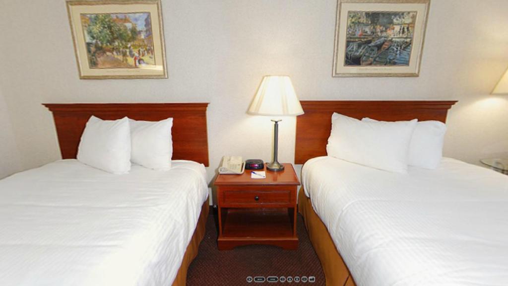 Hotel Baymont By Wyndham Dowagiac Habitación foto