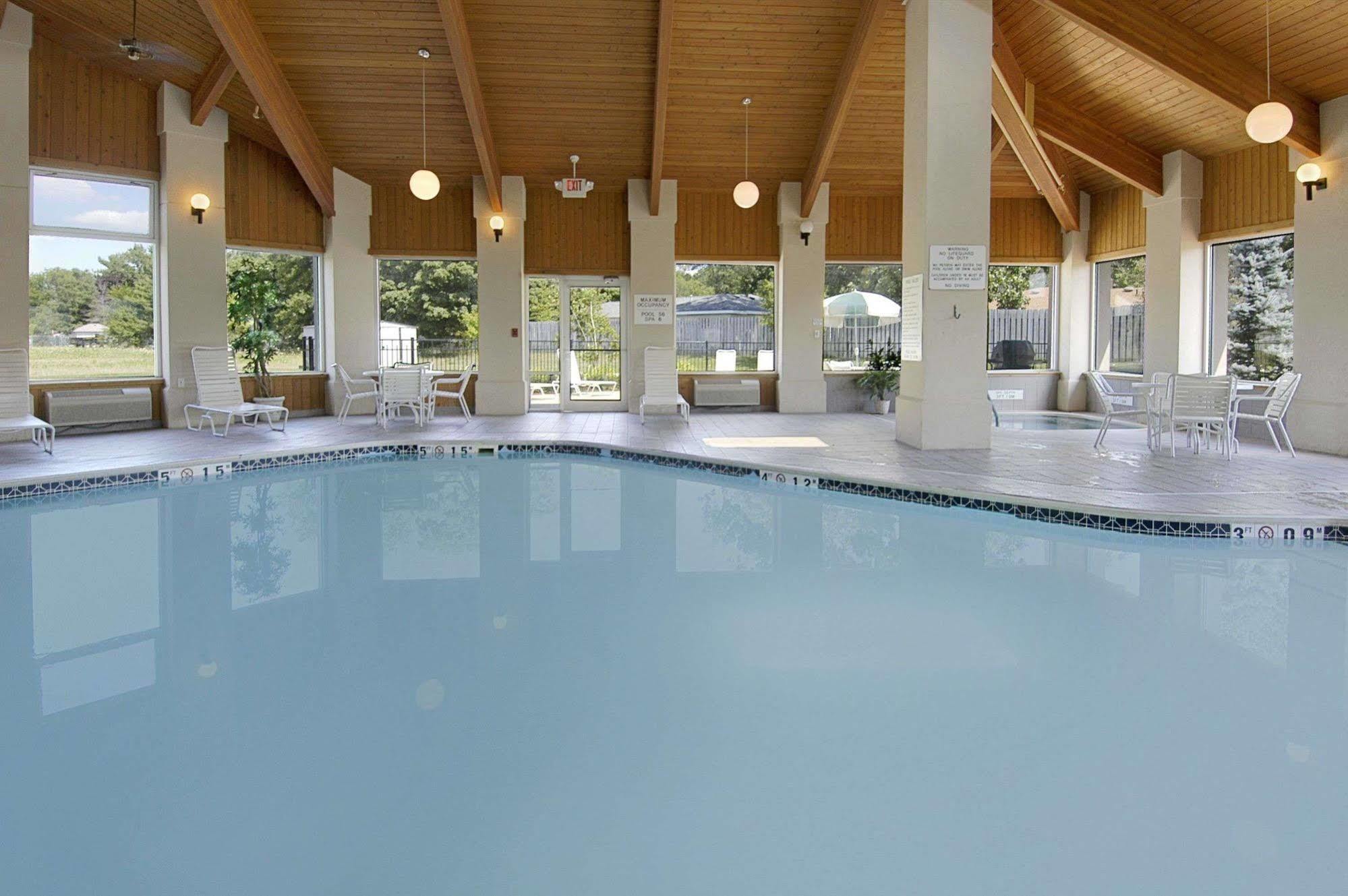 Hotel Baymont By Wyndham Dowagiac Facilidades foto