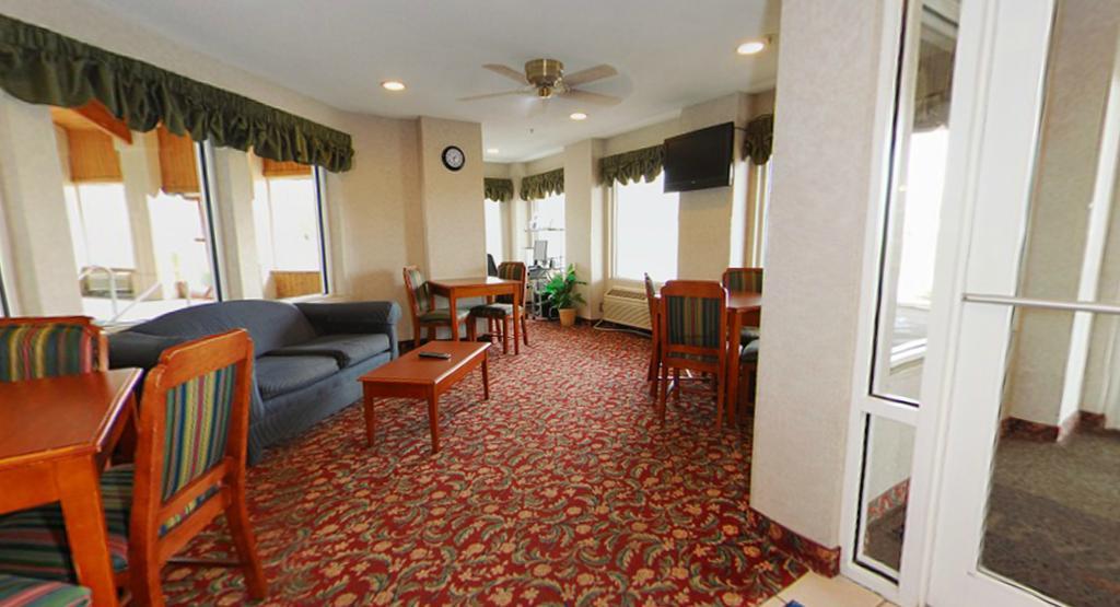 Hotel Baymont By Wyndham Dowagiac Exterior foto